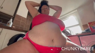 347735949_chunkybabee-signs-up-for-a-model-agency-and-when-she-arrives_0.mp4
