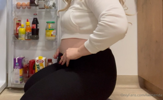 459836914_i-got-very-strong-cravings-after-dinner-and-i-needed-a-snack_1.m4v