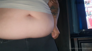 887611278_belly-play-while-i-m-trying-to-get-into-these-jeans-that-use_0.mp4