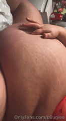 453414120_hard-to-fit-my-whole-body-into-the-camera_2.m4v
