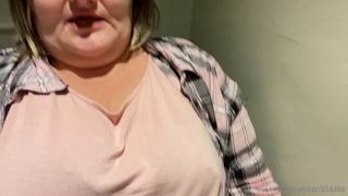 551486942_stuck-getting-stuck-in-a-toilet-really-seems-to-be-less-a_0.m4v