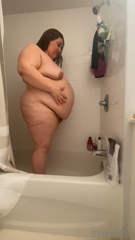 596476926_having-a-quick-shower-with-an-insanely-stuffed-belly-is-a-lo_0.m4v