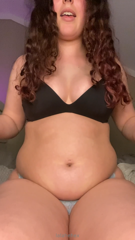 1951876096_playing-with-my-belly-is-sm-fun_0.mp4