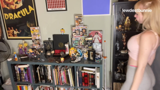 lewdestbunnie - teen teases you hard in a store - ManyVids.mp4