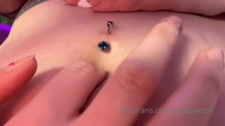 913958244_previews-for-reinaxpoppy-belly-button-tease-new-subs-comm_2.mp4