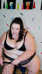 1259028061_fishnets-that-hug-all-of-my-fat-rolls-and-curves_13.mp4