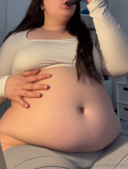 1550455624_my-belly-was-so-noisy-while-this-force-feeding_0.mp4
