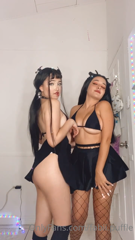 211103144_tomorrow-ill-do-a-sexy-live-with-my-friend-watermelon-6_0.m4v