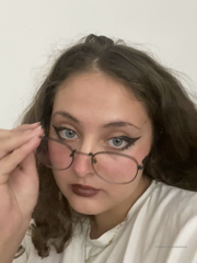 200888321_guys-i-never-put-on-make-up-but-today-i-did-how-do-i-look_0.mp4