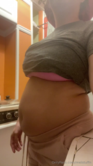 759634534_cooked-at-home-and-then-chugged-a-2ltr-seltzer-water-if-i-w_0.m4v