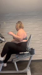 1554782698_omg-look-my-huge-hanging-gut-literally-prevents-me-from-work_0.mp4