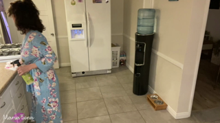 Mama Fiona - Mom Blows You In The Kitchen.mp4