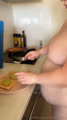 810351688_breakfast-time-i-obviously-never-skip-it_0.mp4