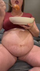 1295198601_one-last-meal-with-my-huge-pregnant-gut-i-devoured-this-mea_1.mp4