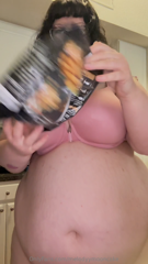 1871200045_laying-on-my-couch-stuffing-my-face-with-food-tits-and-bel_0.mp4