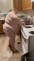 243703068_cleaning-the-kitchen-a-mundane-activity-that-causes-jiggles_0.m4v