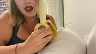 1160599939_i-wish-i-had-something-else-to-suck-on_0.mp4