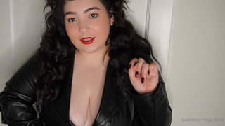 956361212_pig-farmer-freya-2-did-you-miss-me-piggy-have-you-been-a-g_0.mp4