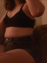 1224179035_i-had-to-let-my-swollen-belly-hang-after-chugging-2000-calor_1.mp4