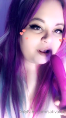 167067372_purpleeee-hair_3.mp4