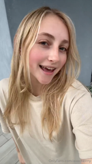 1805632571_im-going-live-in-2-hours-on-here-u-should-be-there_0.mp4