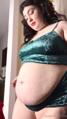 856334007_holiday-jiggles-fat-it-s-the-holiday-season-and-my-gains_0.mp4
