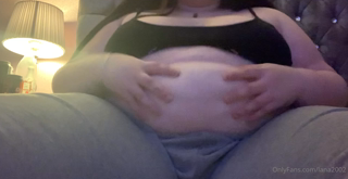 154997996_i-could-jiggle-this-belly-all-day_0.m4v