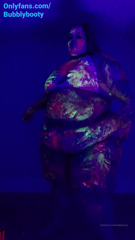8115531_here-s-one-of-the-clips-i-made-after-i-covered-myself-in-pai_0.mp4