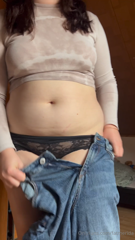 733811639_quick-trying-on-my-old-clothes_2.m4v
