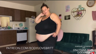 431907700_belly-hang-in-black-jeans_0.mp4