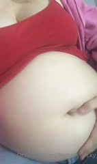 77804241_belly-play-feels-so-good_0.m4v
