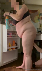 783346862_watch-me-gorge-myself-in-front-of-the-fridge-while-getting-f_1.m4v