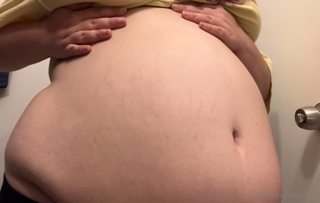 585110657_oh-wow-this-might-be-the-biggest-my-belly-has-ever-been_0.m4v