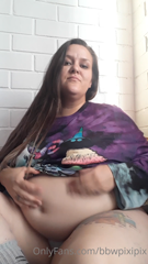 72803373_watching-tv-and-playing-with-my-tummy-just-the-way-i-like-i_0.mp4