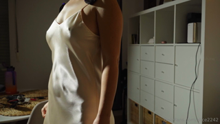 1584797167_from-flat-to-full-in-a-silky-dressdescription-in-this-video_0.mp4