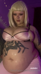 675267233_oiled-up-belly-bellybutton-play_0.m4v