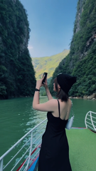 7287813673710521601 Lúc nhỏ tôi từng hỏi mẹ “Tại sao phải sinh ra con vậy?” Mẹ tôi nói : “Vì mẹ cảm thấy thế giới này rất đẹp, .mp4