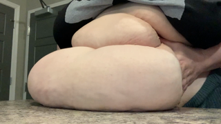 807457865_heres-a-bit-of-belly-plopping-for-you-do-you-like-the-sou_0.m4v
