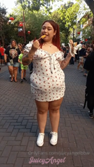595854550_being-a-pig-in-public-16-i-went-for-a-walk-with-my-fee_3.mp4