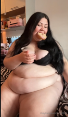 1472611543_video-24-doughnuts-and-belly-play_0.mp4
