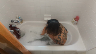 Bubble bath vibin [1169624794].mp4