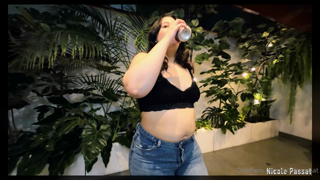809160413_dance-and-jiggle-with-me_0.mp4
