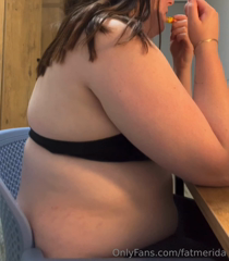 613304193_maybe-eating-too-much-food-while-studying-wasnt-a-good-idea_0.m4v