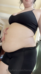 536209529_walking-around-with-an-empty-belly-vs-stuffed-i-feel-like_0.m4v