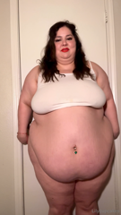 1009644581_first-time-filming-myself-vs-the-door-its-wild-how-one-of_2.mp4
