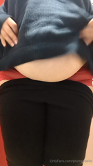 789645361_the-only-thing-i-fit-into-now-is-leggings-and-i-m-outgrow_0.m4v