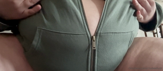 609729577_one-crazyyy-bloated-up-belly-from-yesterday-morning-ive-be_0.m4v