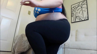 445984659_dropped-this-crazy-hot-workout-fail-video-on-curvage-t_7.mp4