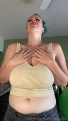 1247499956_these-two-clips-are-from-the-same-lovely-8-minute-burping-h_0.mp4