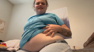 674210841_just-a-little-stuffing-im-surprised-at-how-much-i-can-eat_0.m4v